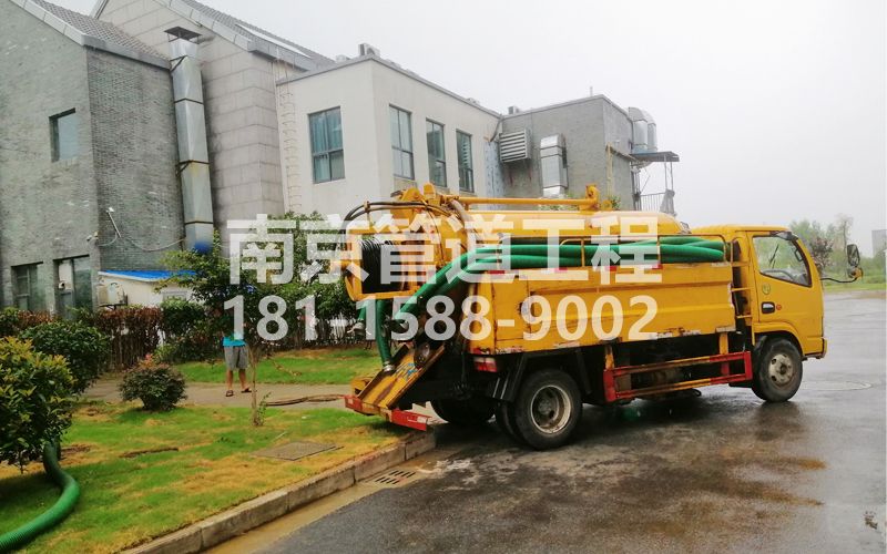 246百水芊城小区化粪池清理