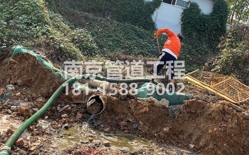 263百水芊城工地化粪池清理