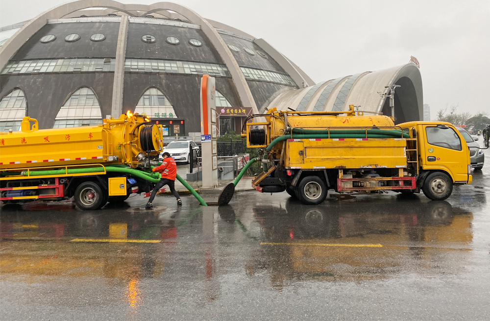 百水芊城商场管道清淤