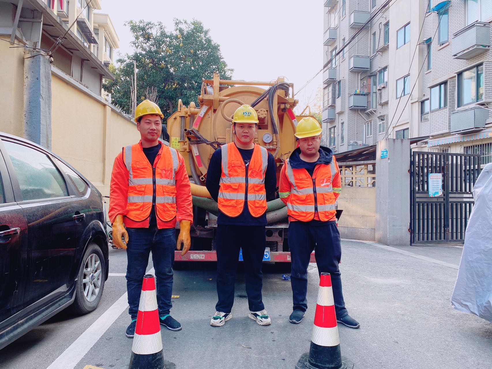 百水芊城南京某小区管道清淤检测施工